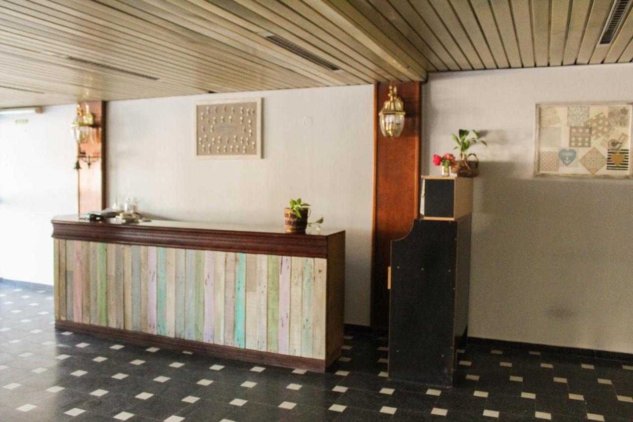Vintage Hotel Puerto Madryn Buitenkant foto